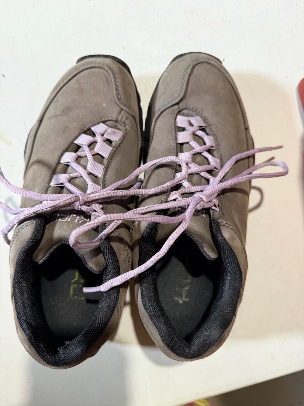 KURU Women's Gray Athletic Shoes with Light Purple Laces